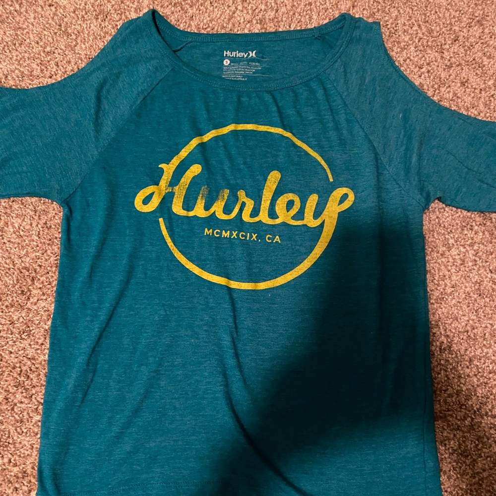 HURLEY active shirt size small